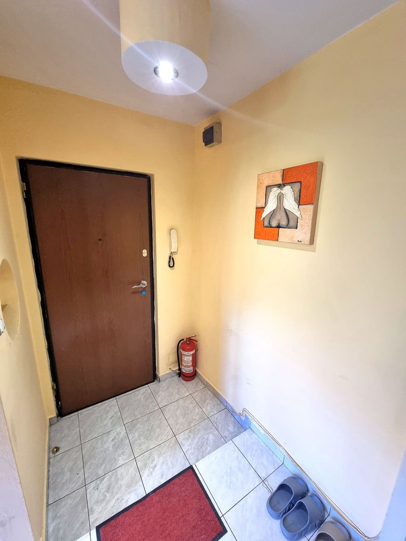 Apartament 3 camere, foarte spațios, et.2/8, zona Steaua, la cheie! - Poză 2