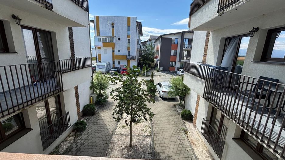 Apartament impecabil 69,5mp 3 camere  2 băi etaj 1 cu loc de parcare - Poză 1