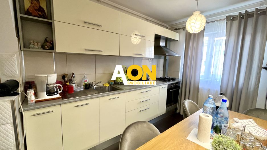 Apartament cu 3 Camere, Etaj 3, Zona Mercur - Poză 3