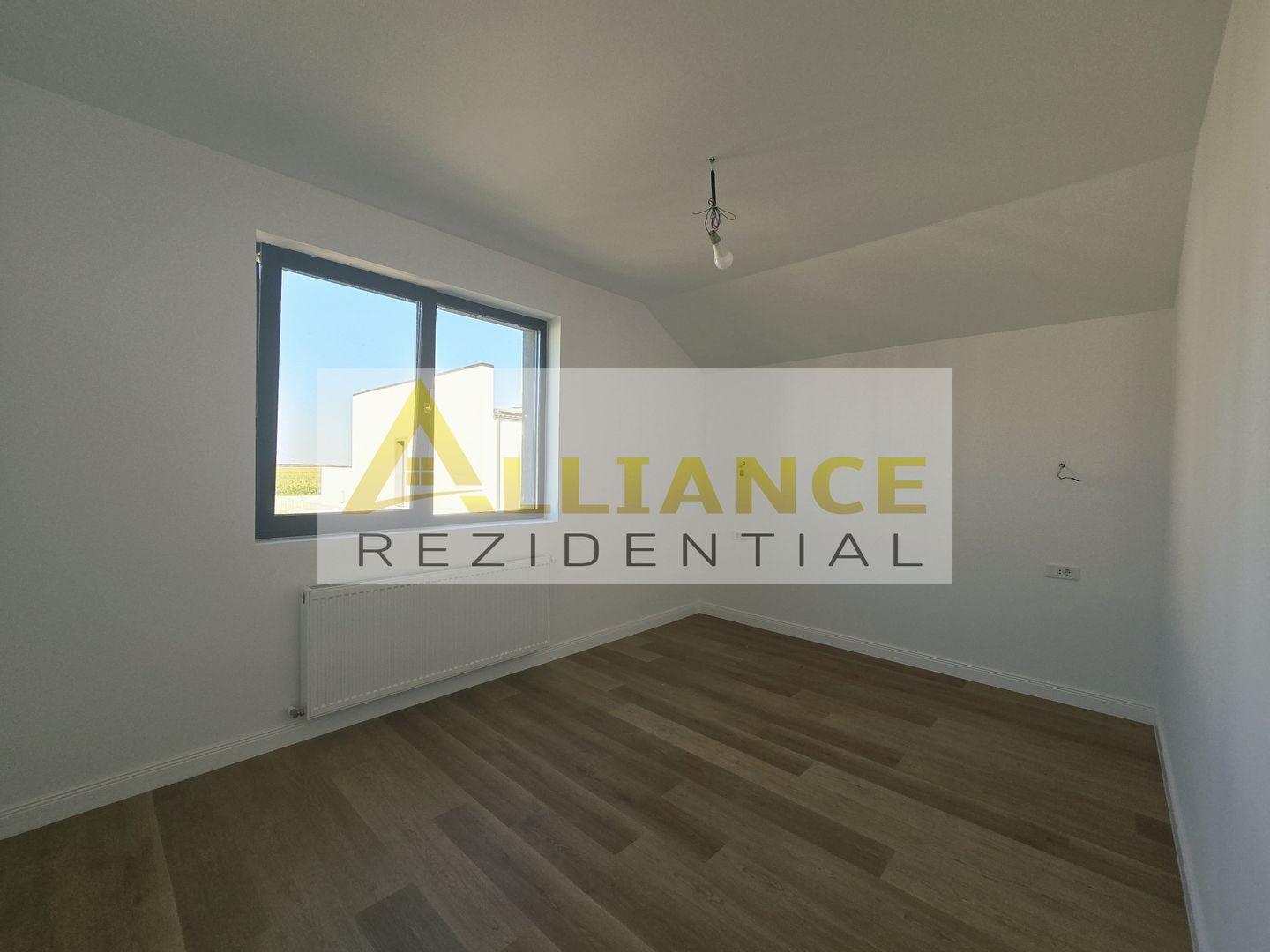 Vila individuala-cartierul nou-5 camere-gazon rulou-aspensoare - Poză 6