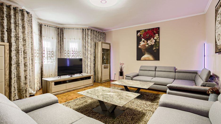 VÂNDUTĂ! Casă Sânicolaul Mic - zona Centrală - Comision 0% - Poză 5