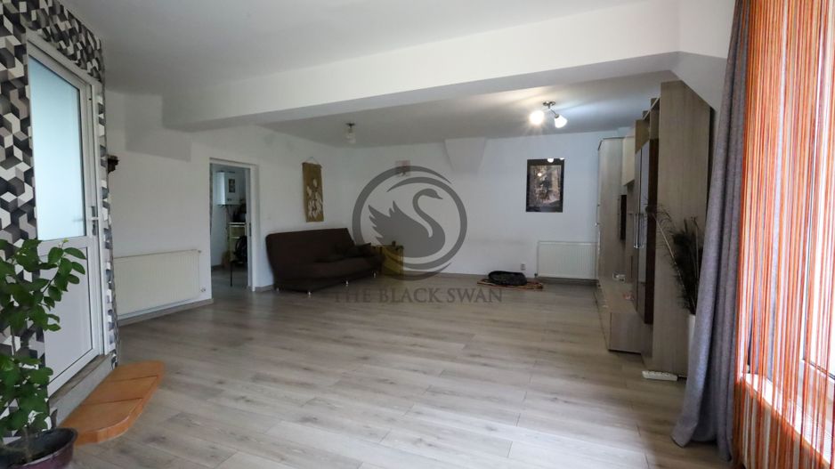 Casa de vanzare 12 camere | 2 constructii - Business, Rezidential | PH - Poză 19