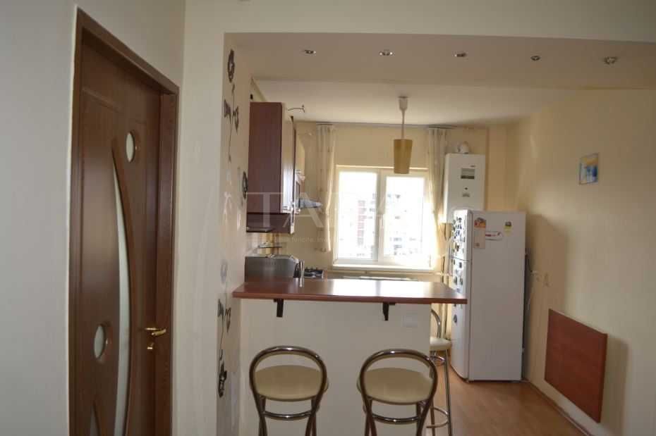 Apartament cu 2 camere decomandate, 2 balcoane, zona Aurel Vlaicu. - Poză 3
