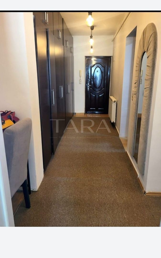 Apartament 3 camere modern, decomandat,  zonă excelentă. - Poză 3