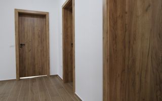 Casa zona Lunei, 5 camere + 3 bai, centrala proprie, rezidential sau birouri ! - Poză 34