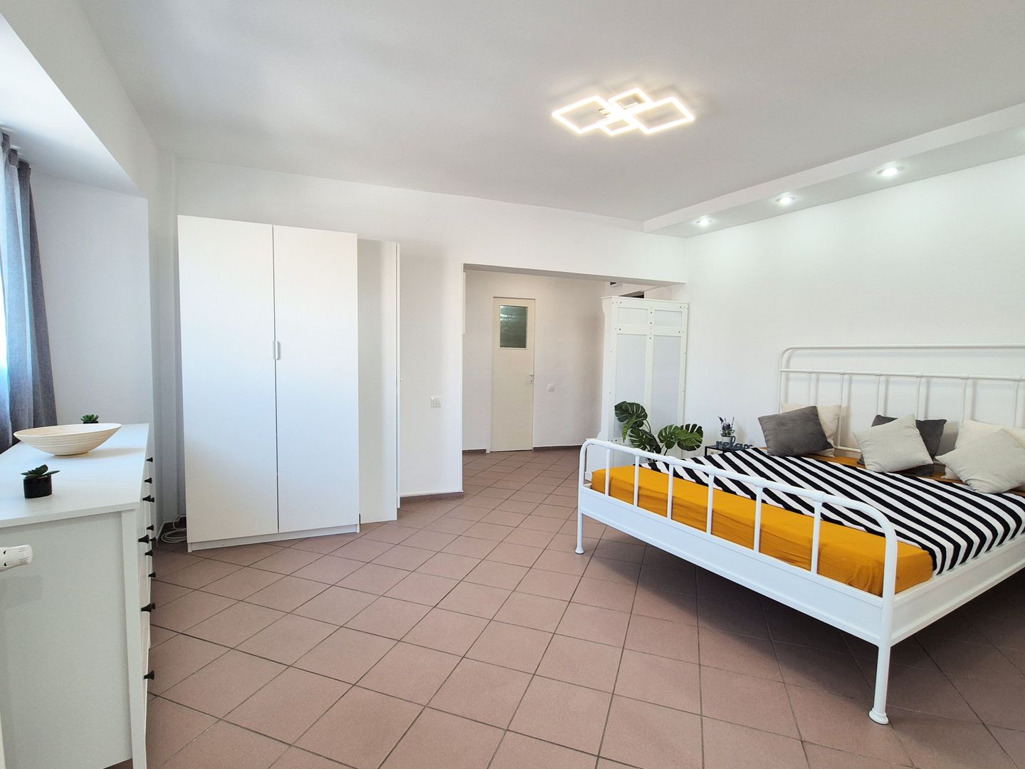 COMISION 0% Garsoniera mare, mobilier nou, Marriott - Palatul Parlamentului - Poză 8