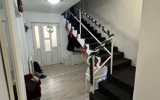 Vanzare casă cu 6 camere,  zona Someseni, central. Ideal familie. - Poză 9