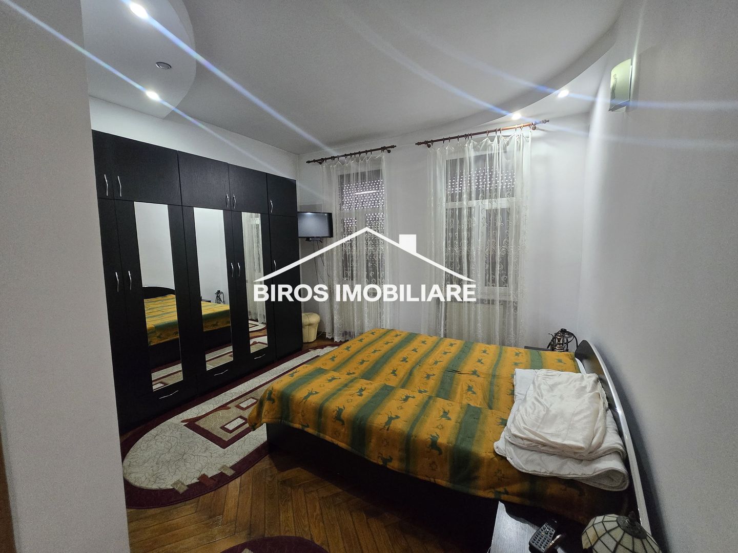 Casa Sfintii Apostoli - Poză 3