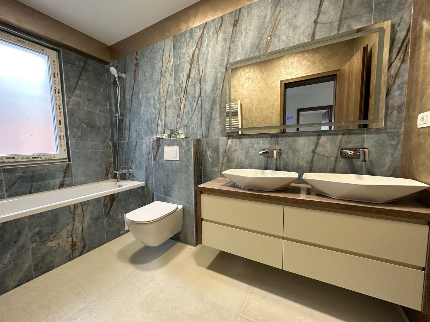 Duplex deosebit cu garaj și subsol - Poză 10