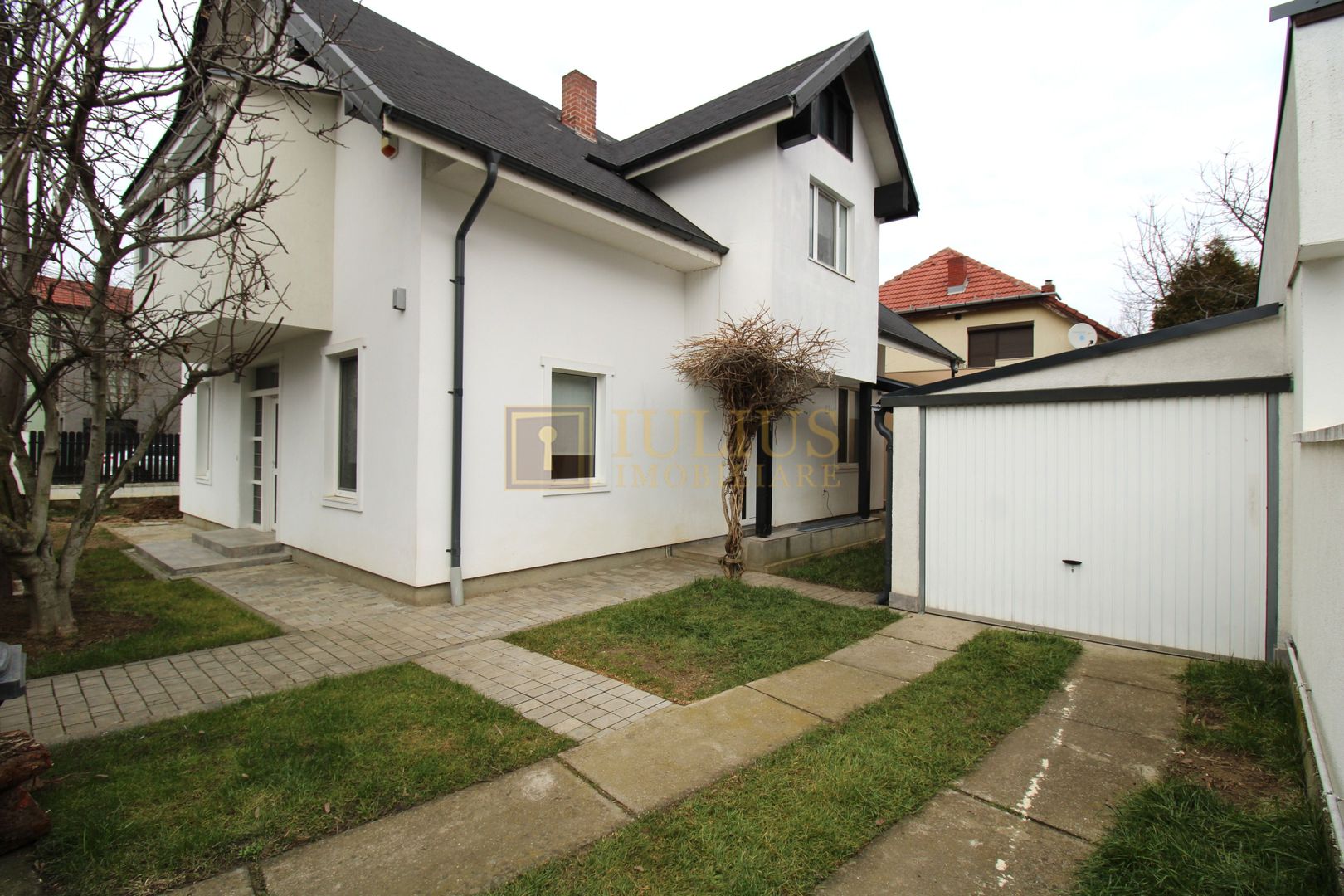 Casa individuala, zona Brytim, 4 camere + 2 bai, centrala proprie. - Poză 1
