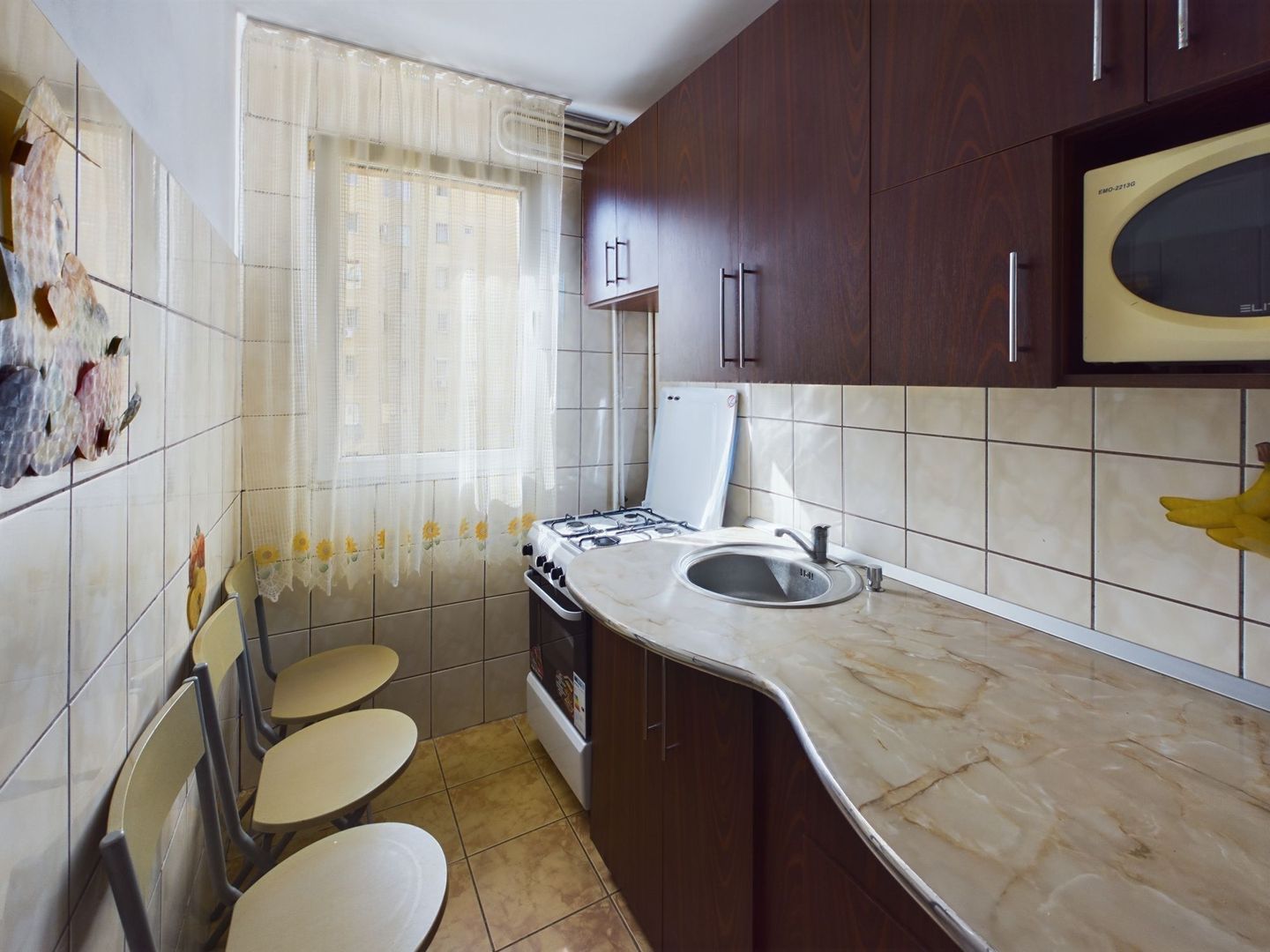 Apartament cu 3 camere în Vlaicu de închiriat - Poză 3