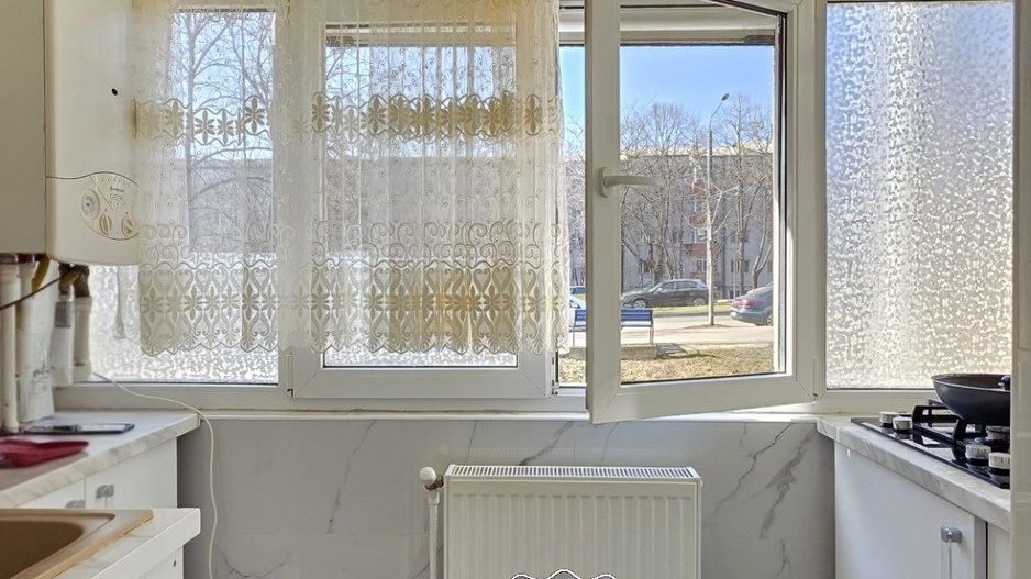 Apartament cu 2 camere (modificat în 3 cam.), etaj 1, VASLUI-zona CRUCEA GĂRII; - Poză 7