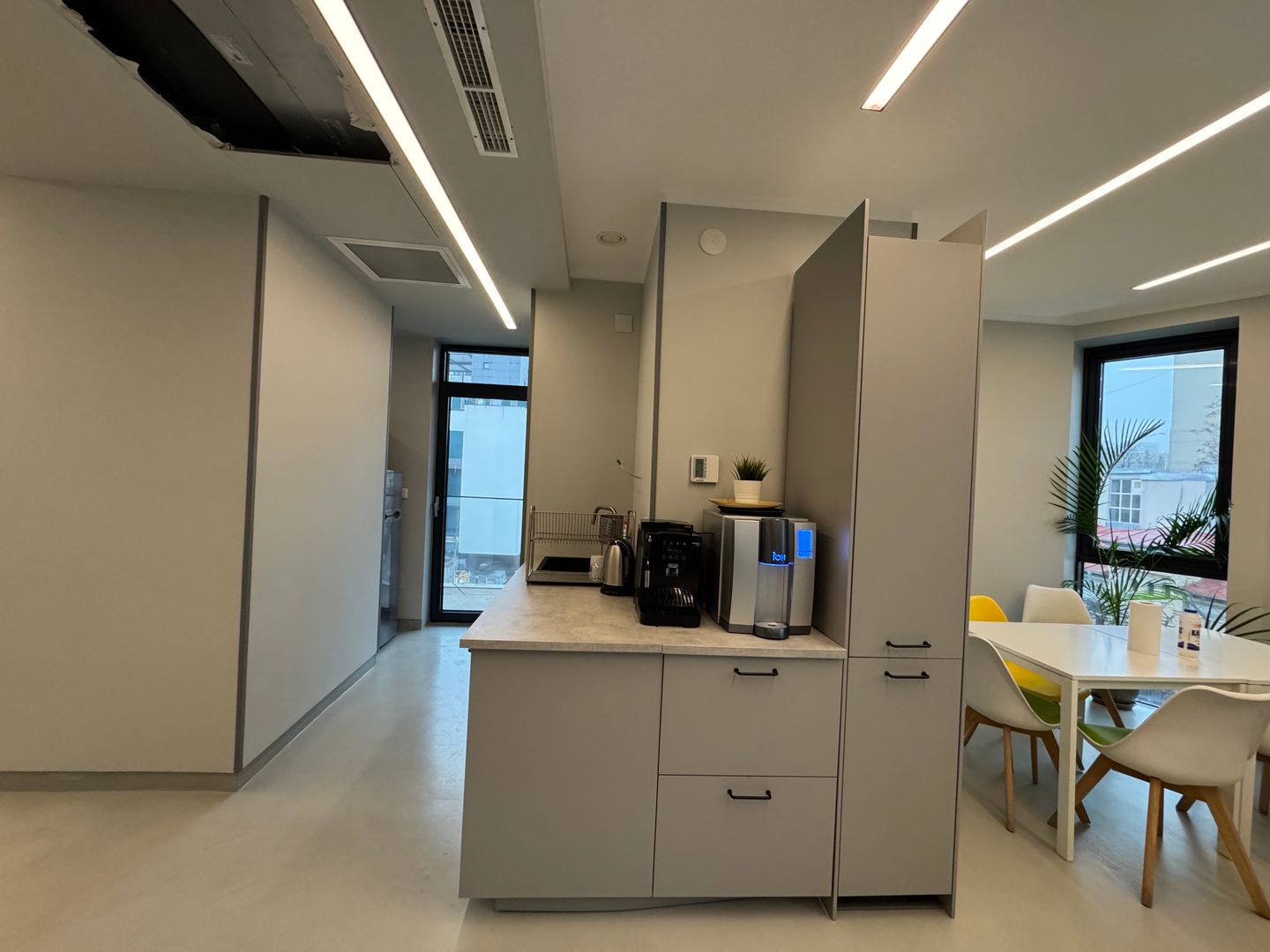 Oportunitate - Spatiu de birouri premium in Cladire Mixta Zona Decebal - Poză 9