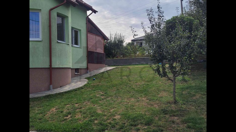 Casă Livezeni 815 mp teren, casa primitoare ,la doar 5 minute de oraș. - Poză 15