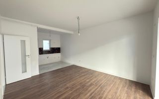 Asfalt. Etaj 1. Balcon mare. - Poză 3