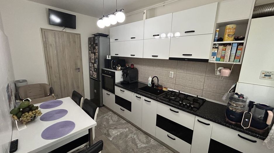 Apartament cu doua camere de vanzare - Poză 4