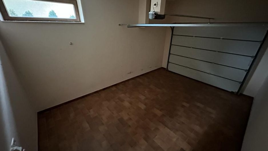 VILA  - ARADULUI. -British - Poză 32