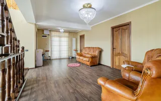 Vila impresionata 550mp util, 300mp teren - Poză 15