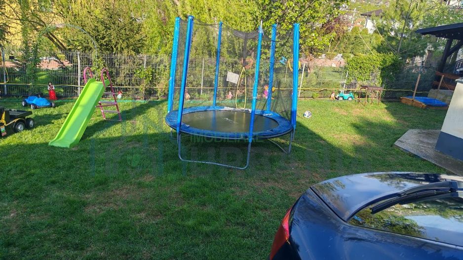 Vilă 4 camere, 2 băi, teren 488 mp, asfalt, canalizare – Bârnova - Poză 2