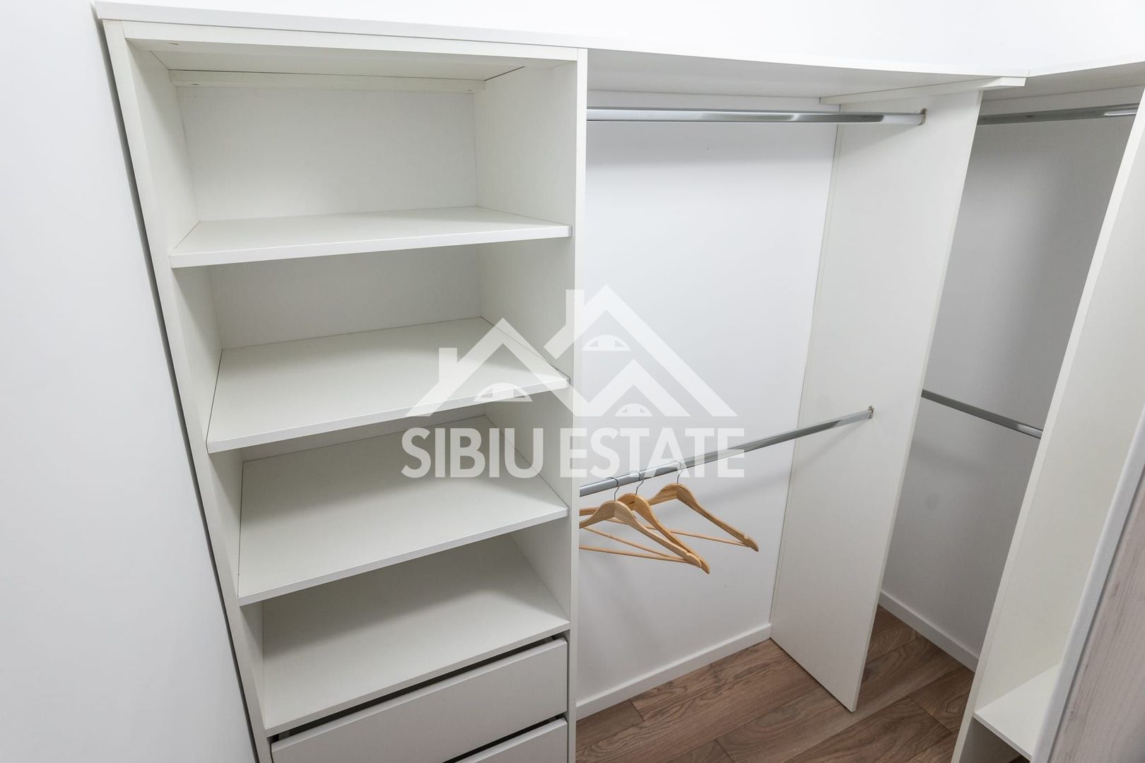 Apartament de inchiriat 3 camere cu grădină-Zona Calea Cisnadiei - Poză 10