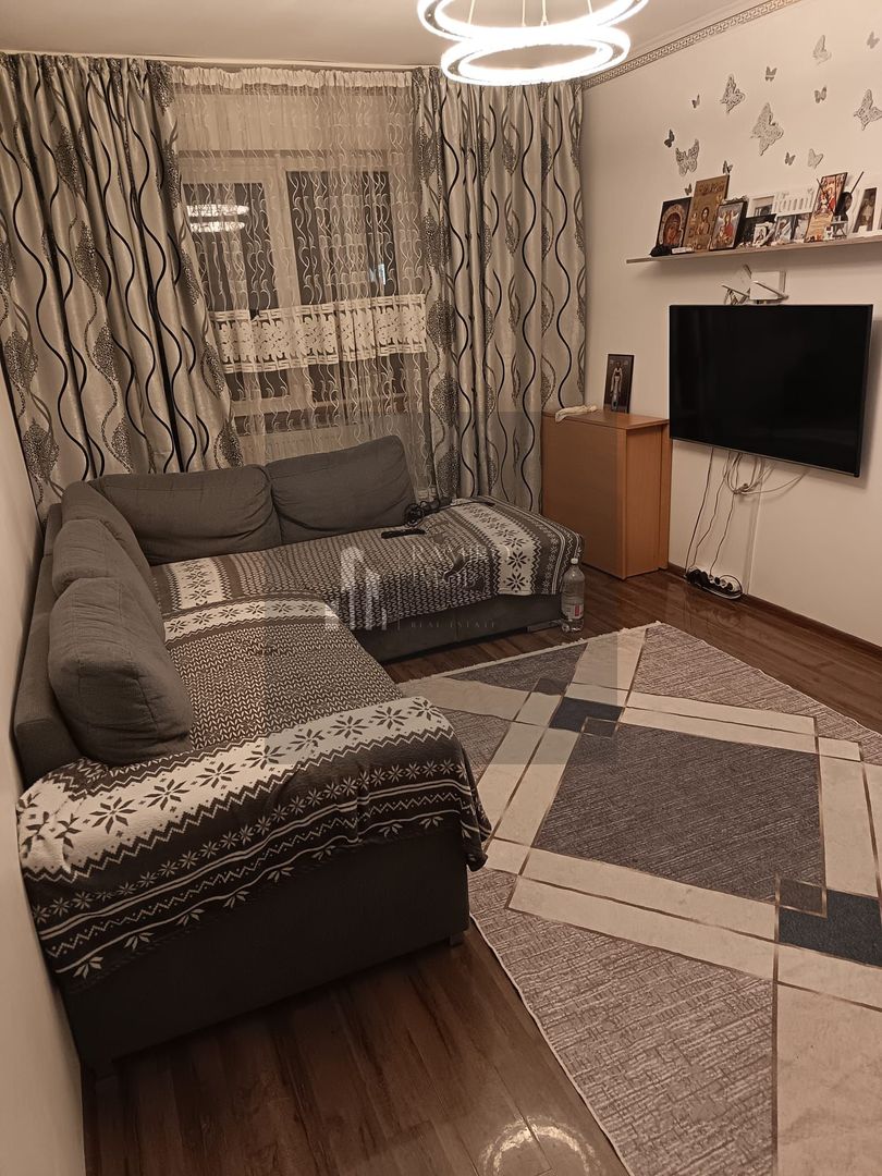 Apartament 3 camere semidecomandat - Poză 1