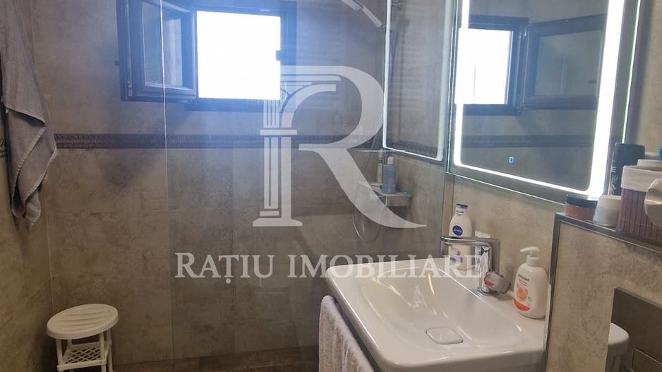 Apartament cu 3 camere | Zona Biserica Emanuel | Oradea - Poză 6