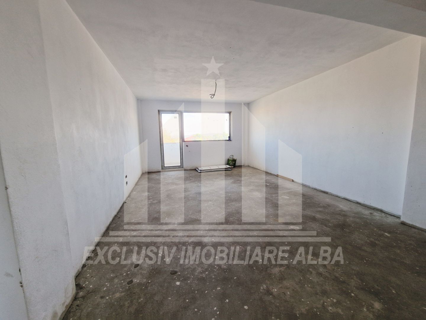 Apartament cu 3 camere, bloc nou, Cetate - Micesti - Poză 2