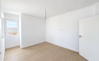 Apartament cu 3 camere si doua bai. Finisaje de calitate. Parcare - Poză 9