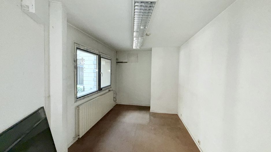 Spațiu București, zona Universitate, pretabil comercial/birouri - Poză 7