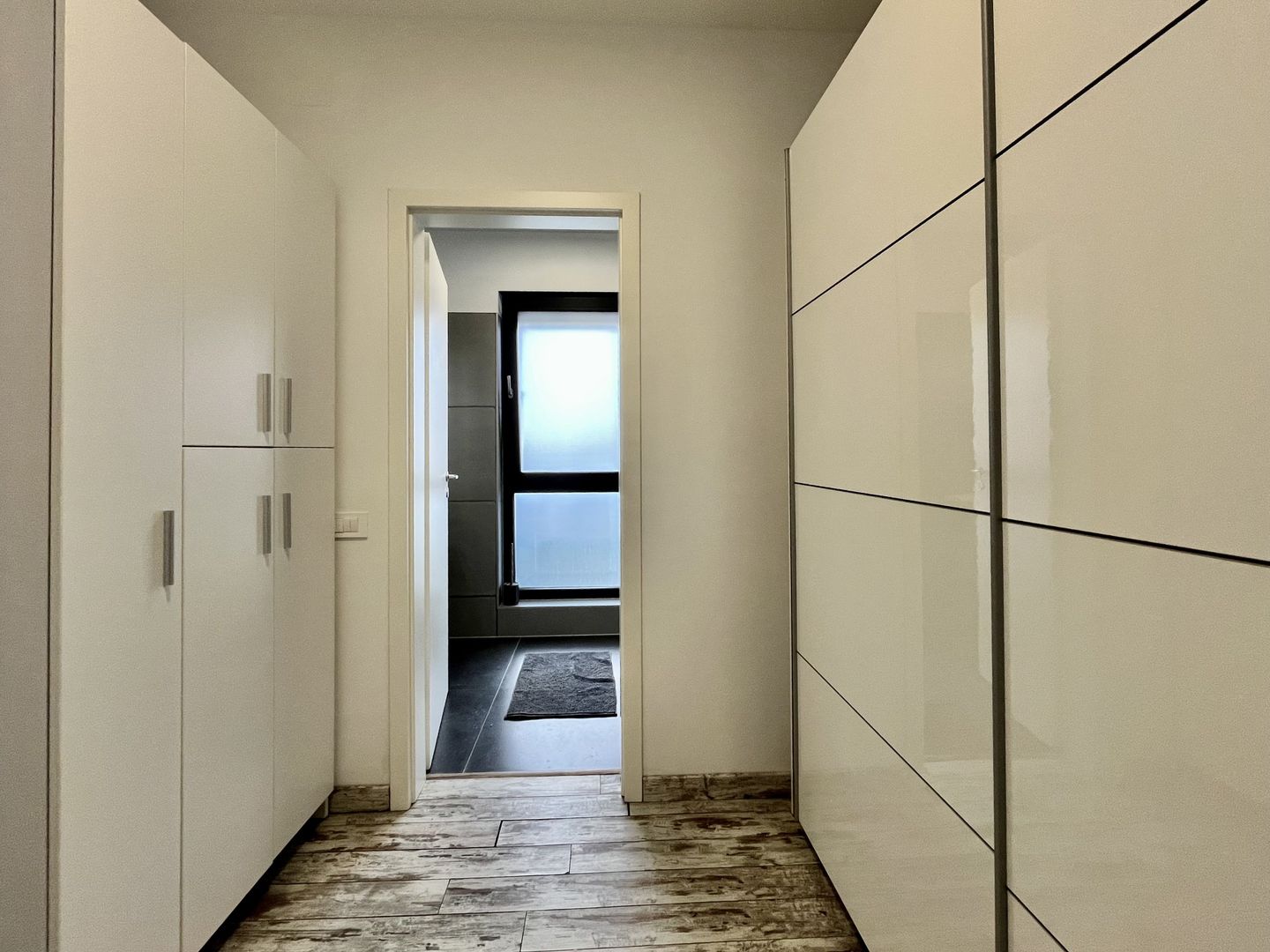 3 camere spațios si  cu terasă generoasă, la intrare în Dumbrăvița - Poză 13