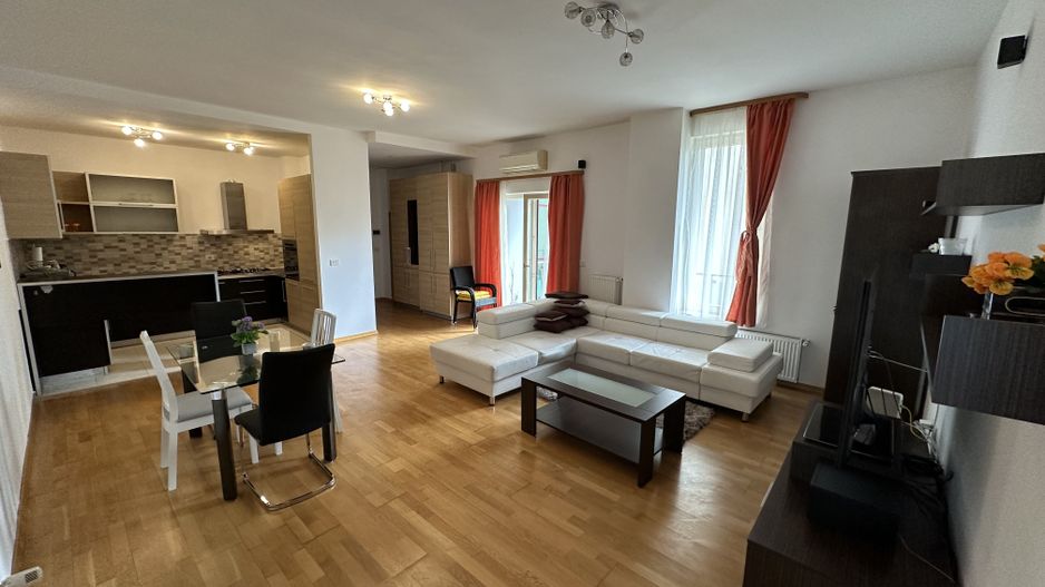 Apartament cu 3 camere - Poză 1