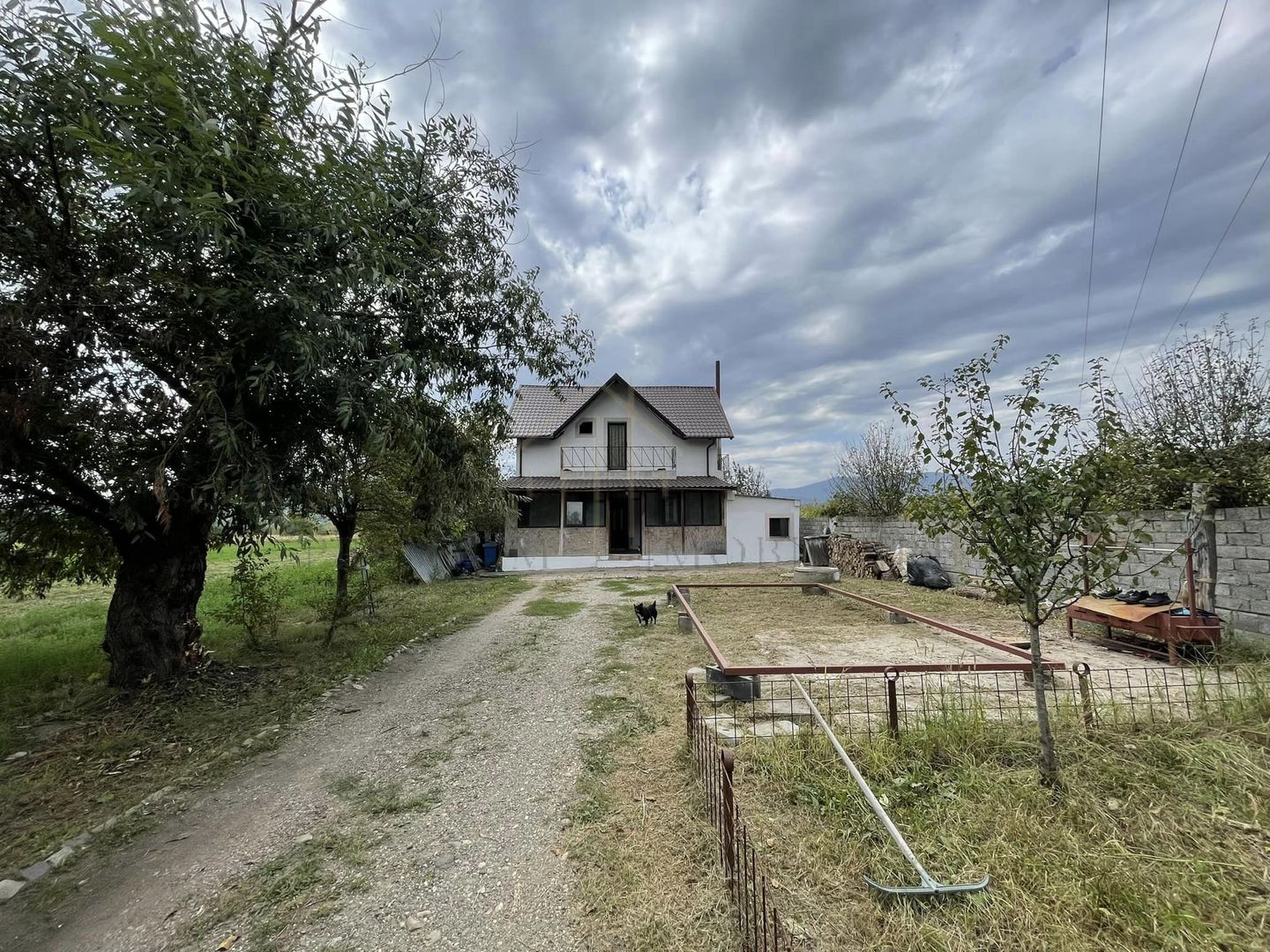 Casa de Vanzare la 10 km de Onesti - Poză 1