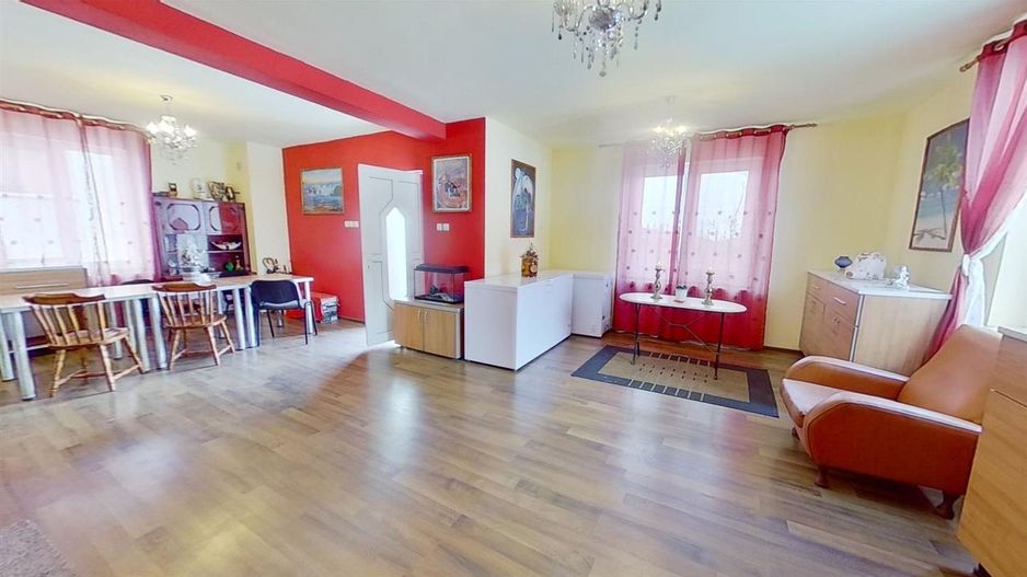 Camin primitor pe compozitie particulara, curte individuala - Poză 41