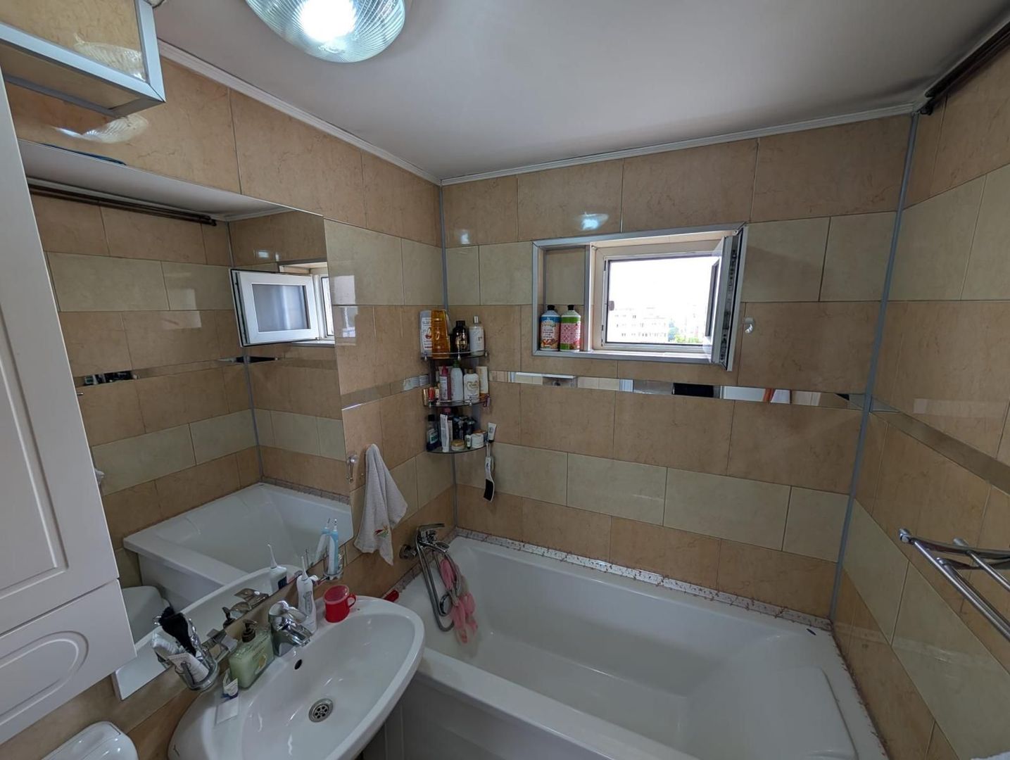 De Vânzare Apartament 4 Camere, Decomandat, 2 Băi, Șoseaua Alexandriei - Poză 15