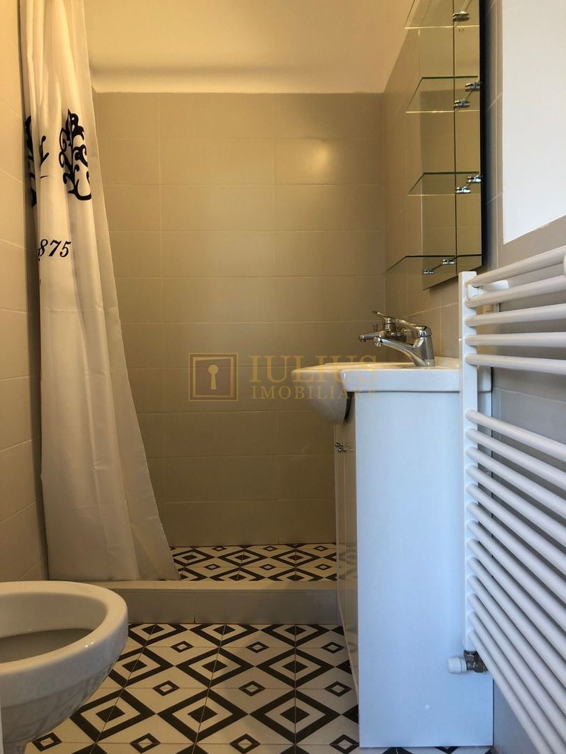 Central, 2 camere, curte, centrala proprie, pet-friendly. - Poză 6