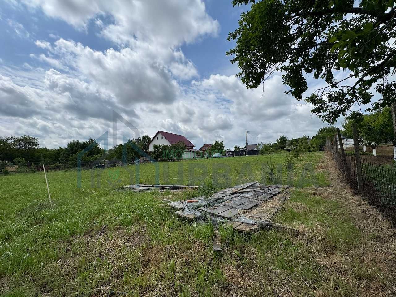 Teren intravilan 1797 mp în Dobrovăț (Ruși), lângă pădure, cu utilități și amenajări existente - Poză 5