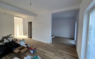 Duplex cu 5 camere despartit prin camera tehnica in Dumbravita - Poză 2