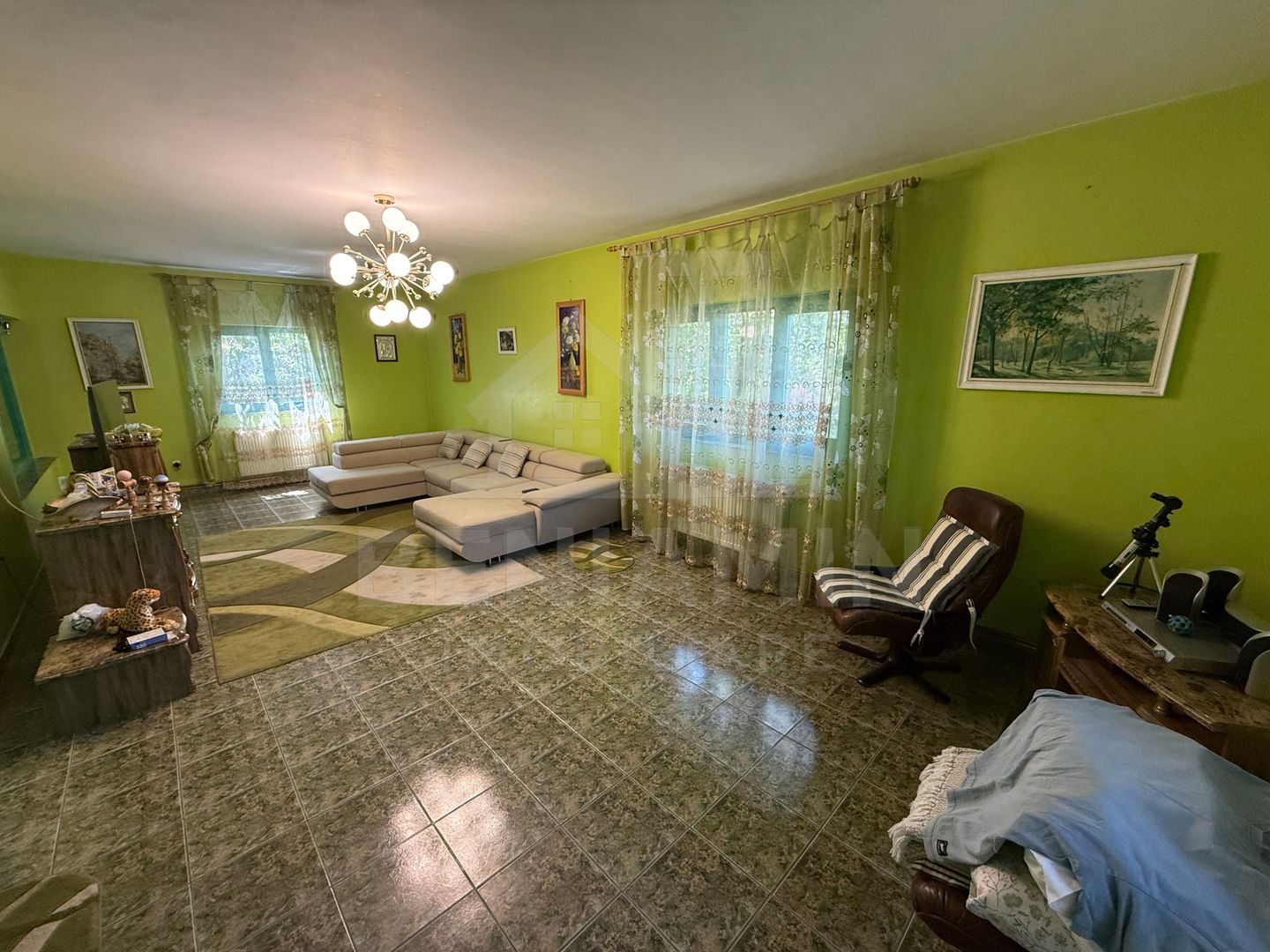 Casa Spatioasa D+P+1+M – 615mp - Teren 1000mp - Rovine - Poză 2