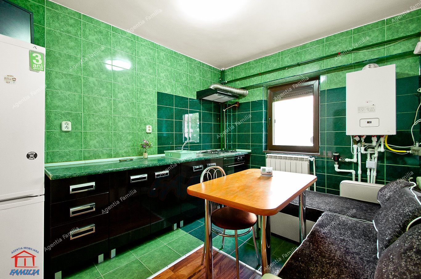 Vanzare apartament cu 2 camere, centru( Egreta, bloc din 90''), parter - Poză 12