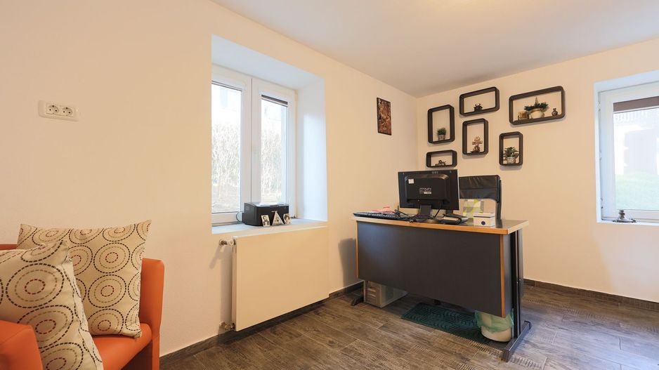 Spațiu ideal pentru birouri sau clinici - Poză 1
