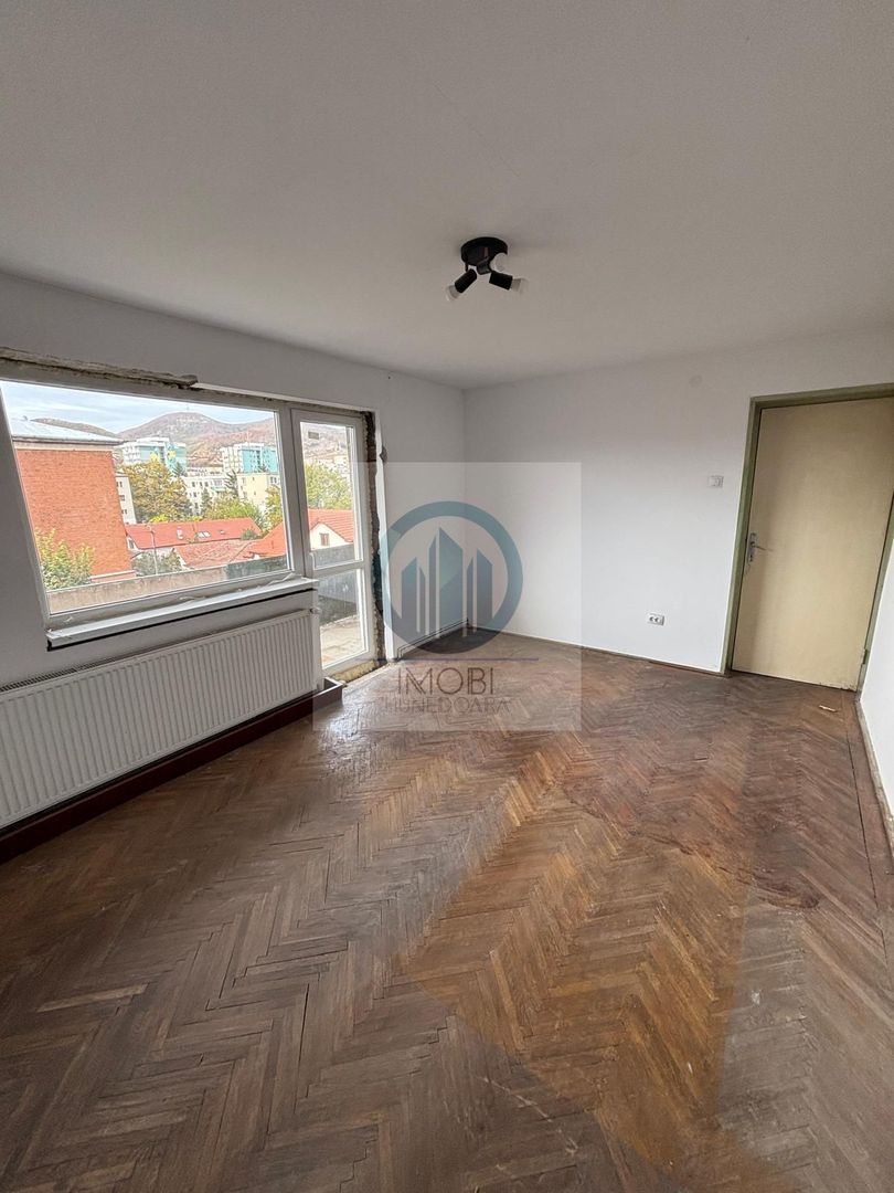 Apartament 2 camere decomandat situat Deva, strada Maraști etaj 4 - Poză 2