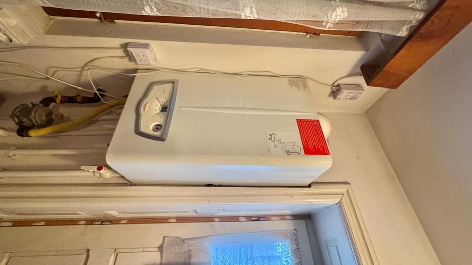 Casă de vânzare  zona Str. Gheorghe Doja, 3 camere - Poză 3