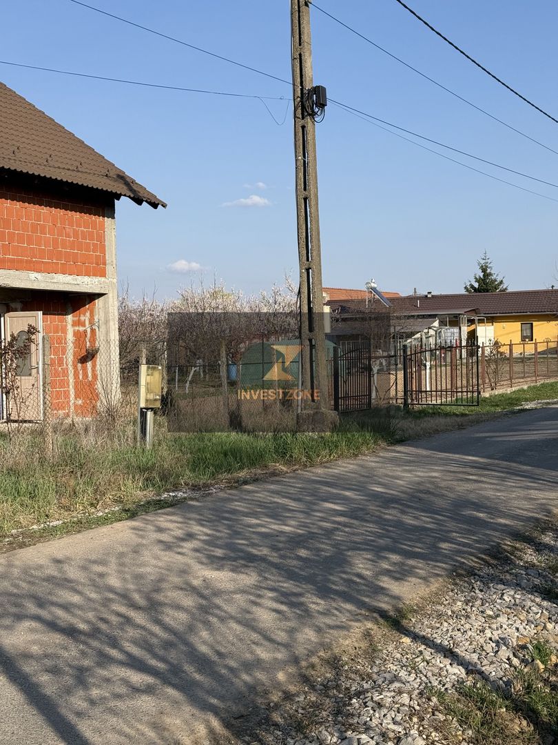 Casă spațioasă cu teren 806 mp - Poză 7