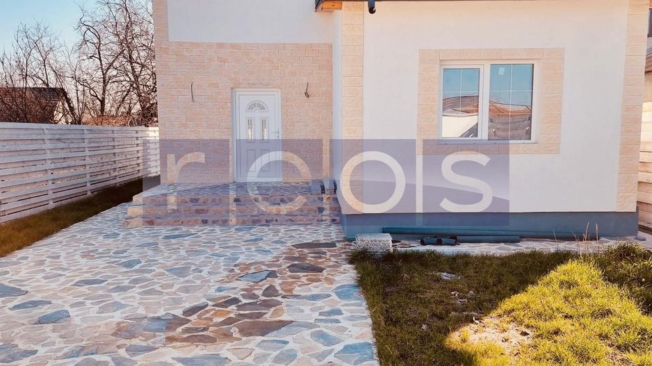 VILA DE VANZARE | 5 CAMERE | BURIAS - Poză 1
