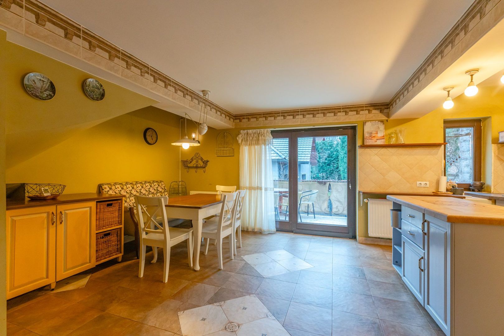 Casă individuală cu 7 camere lângă AFI Mall, ideală pentru birouri sau locuință - Poză 6