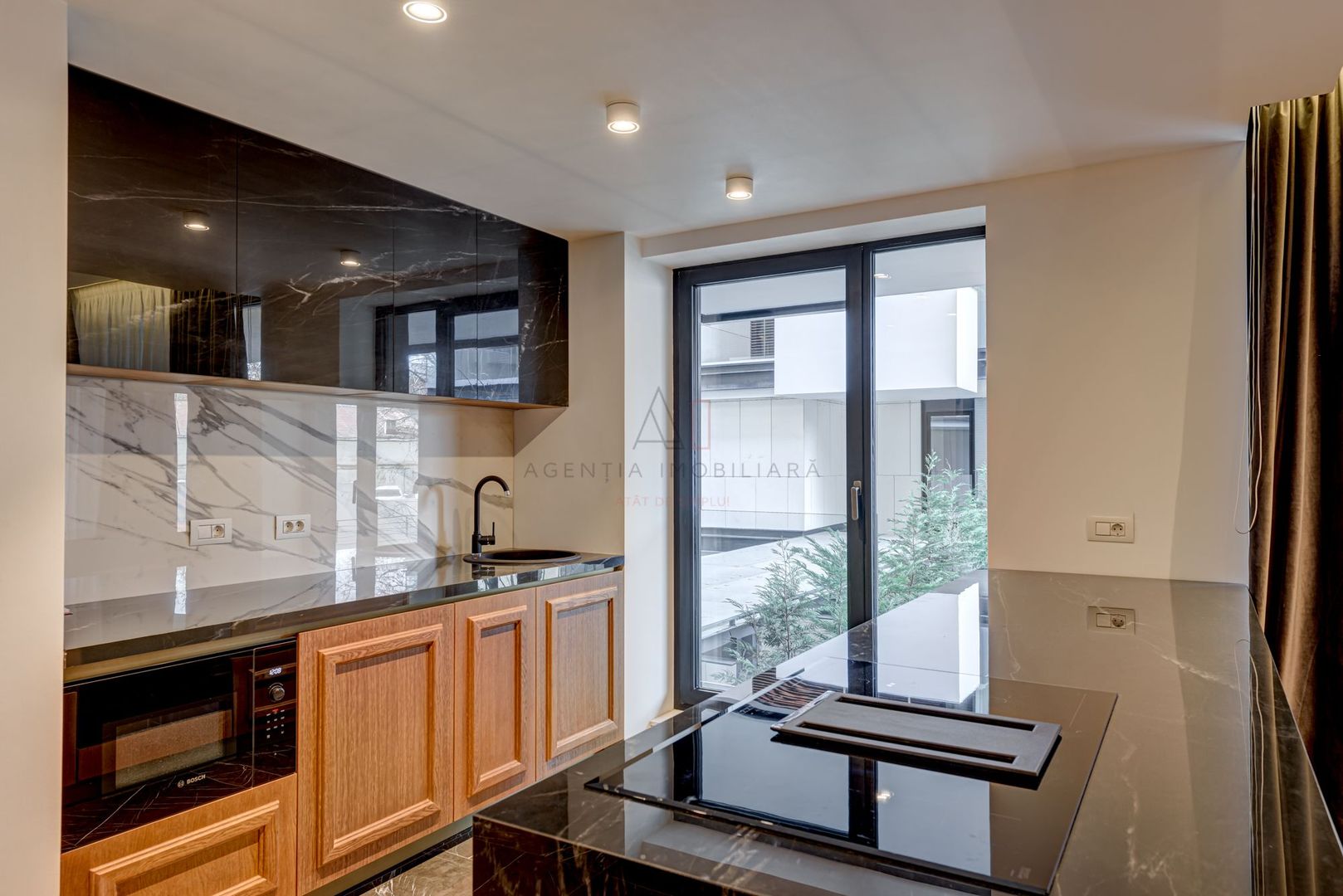 Elegant Duplex with Private Garden in One Aviatorilor Commission-Free - Poză 5