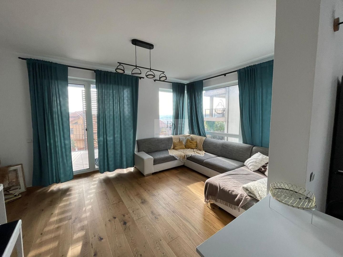 Apartament elegant 4 camere | Garaj privat | Cartier Europa - Poză 2