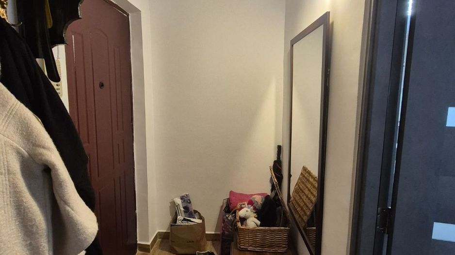 Ap decomandat 4 camere , 2 bai si 2 balcoane-zona Colentina bloc 1986 - Poză 21