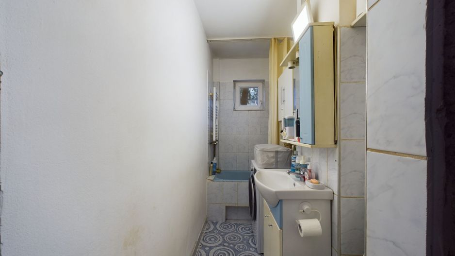 Apartament cu 4 camere în zona Şagului - Poză 15