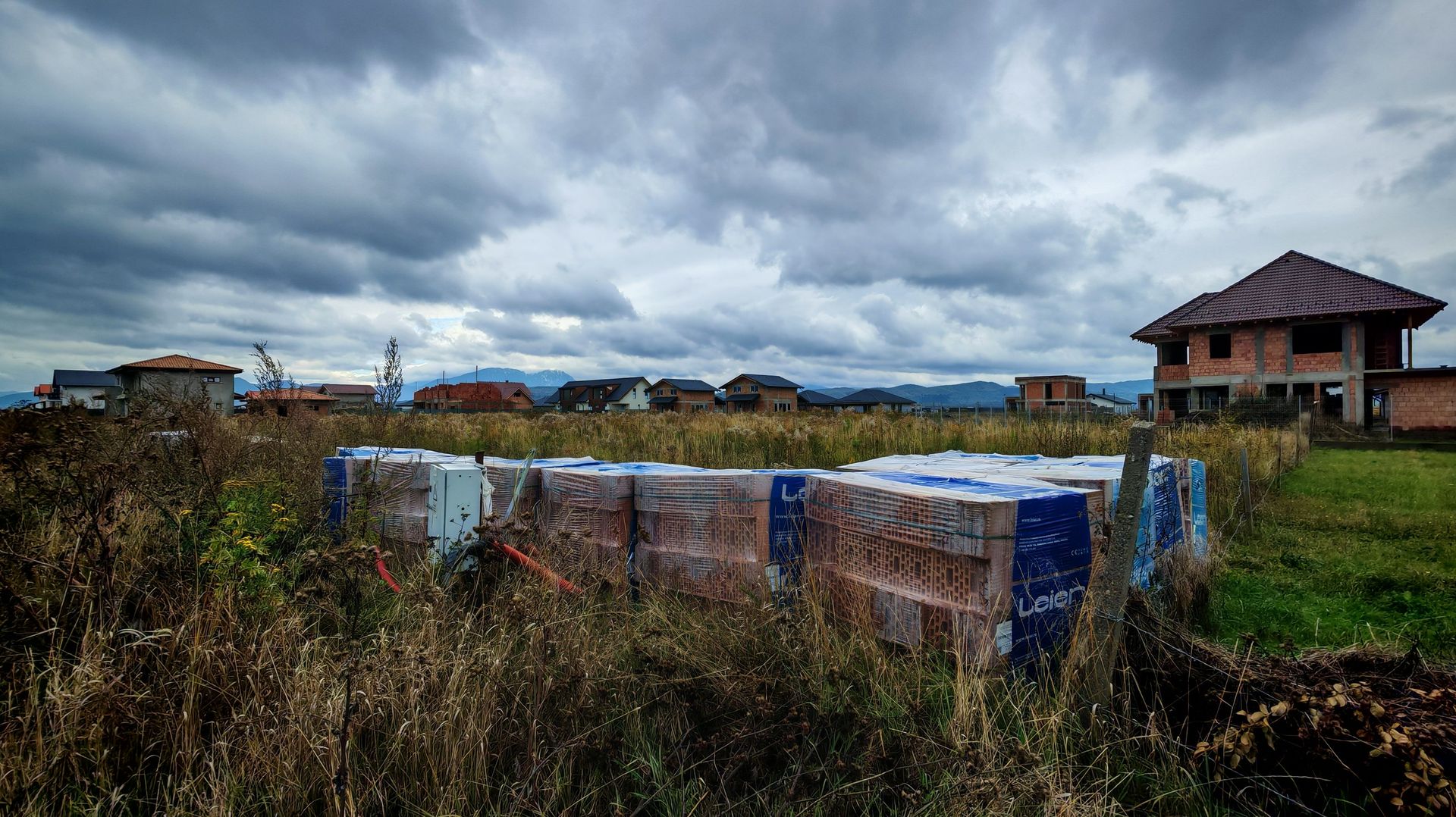 Teren intravilan 500 mp in loc.Cristian jud Brasov pret 58000 euro - Poză 3